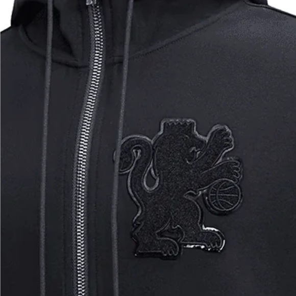 Womens triple black Sacramento Kings hoodie - Picture 4 of 5
